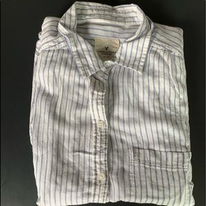Super cute AE short sleeve button up!